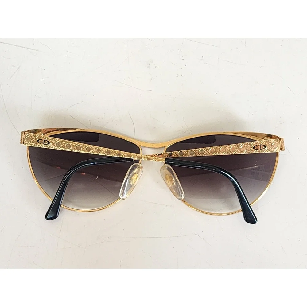 Christian Dior Vintage 2762 Gold Cat Eye Sunglasses 80s Austria 59-13 135